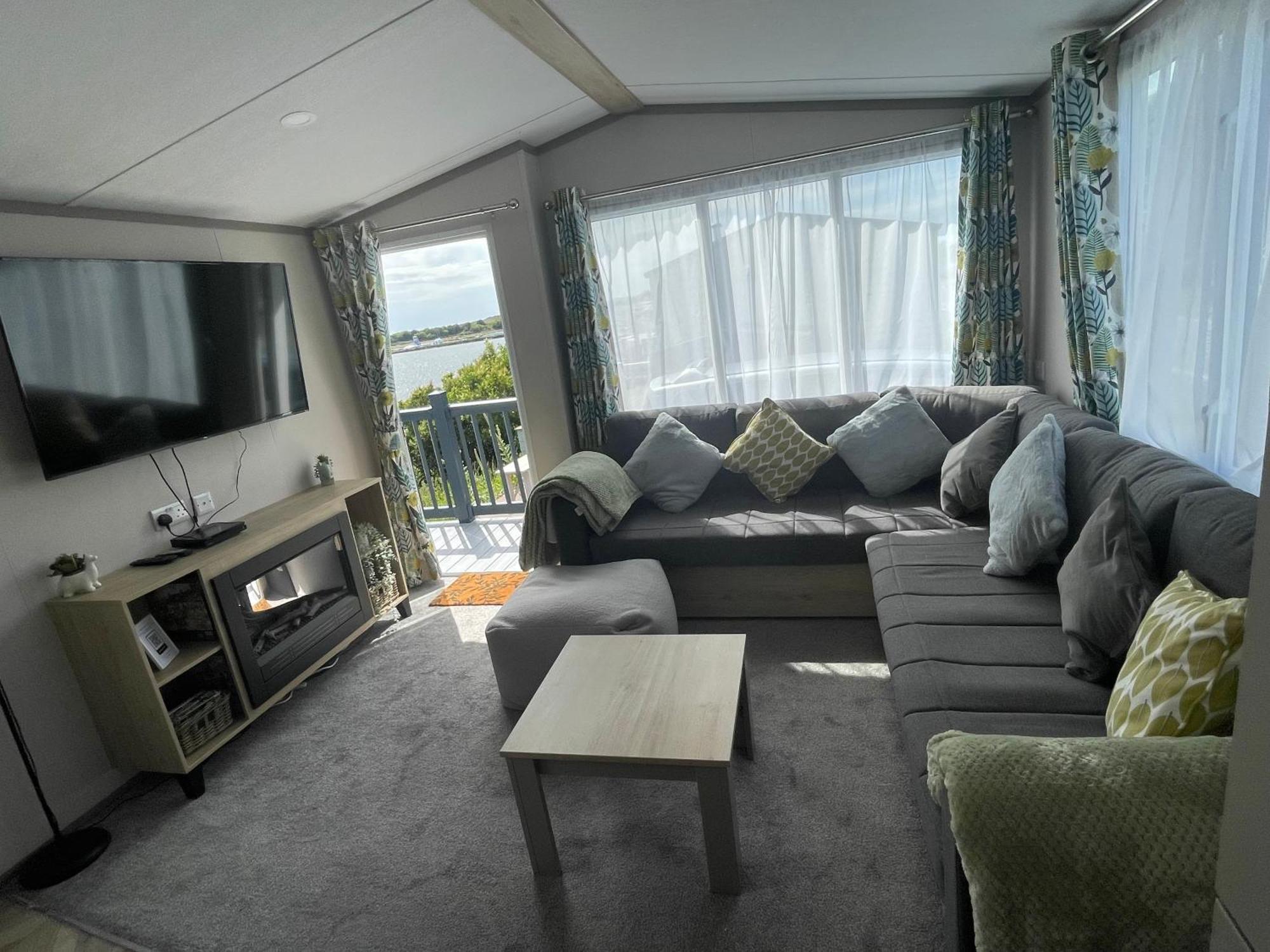 Lake View 92 Millom Ngoại thất bức ảnh