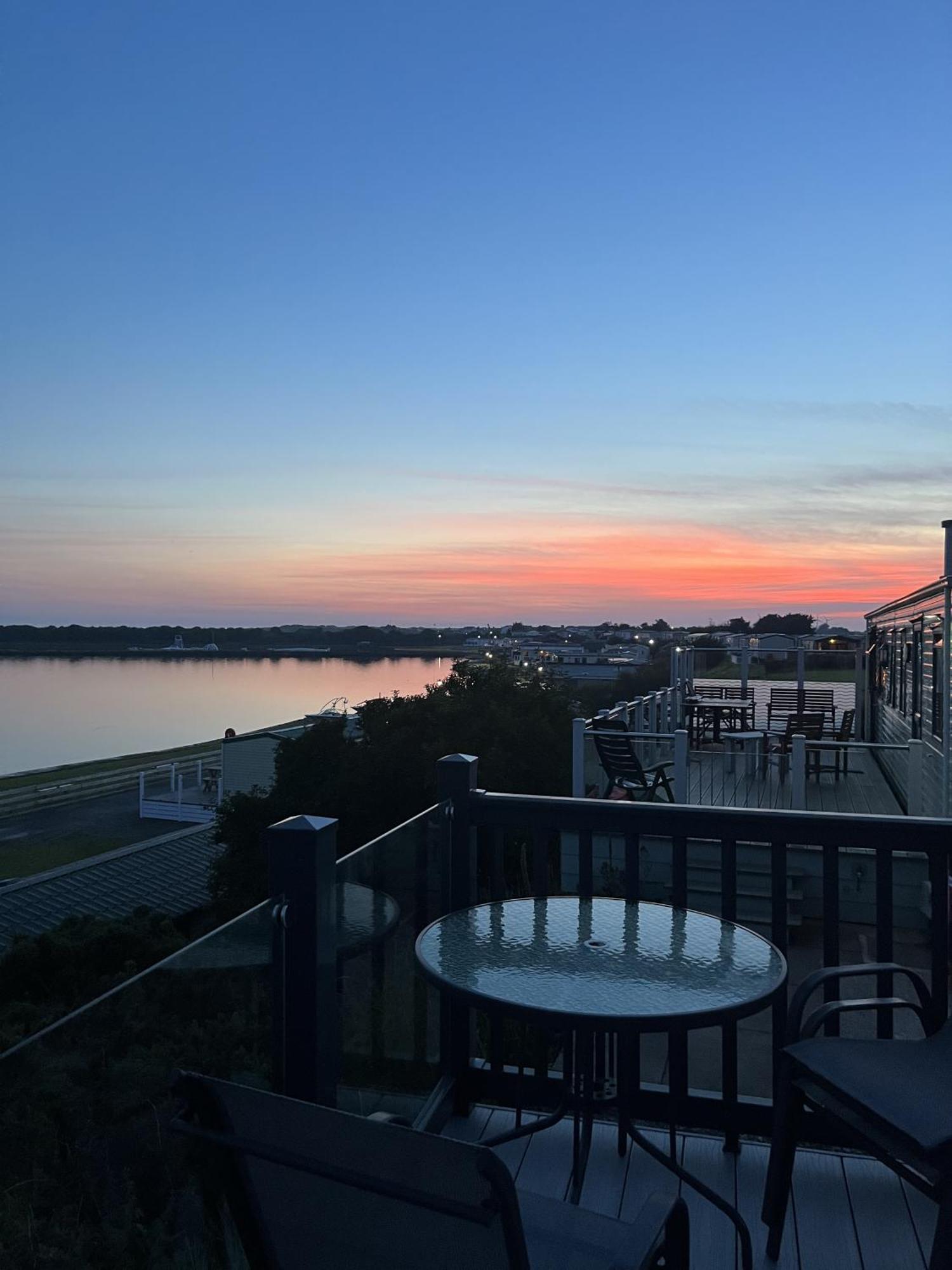 Lake View 92 Millom Ngoại thất bức ảnh